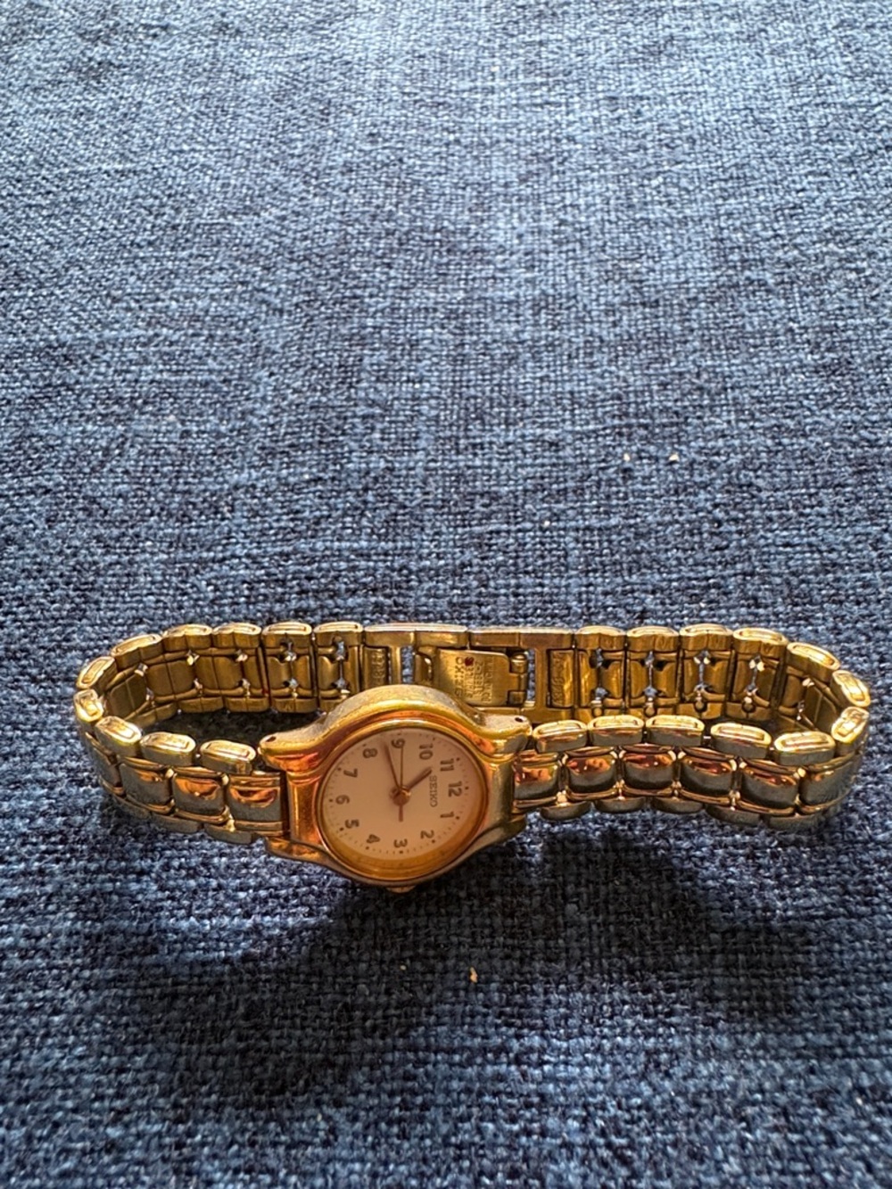 Seiko Gold Women's Wristwatch with Stretch Link Bracelet